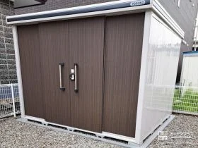 扉カラーがお好みで選べる物置[施工後]