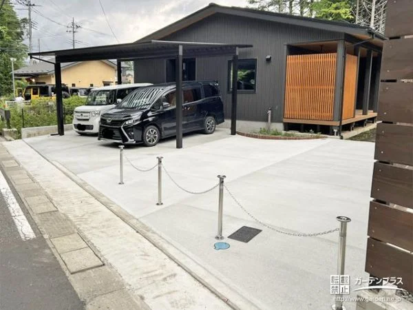 スペースガードでスタイリッシュに防犯対策をした駐車スペース工事