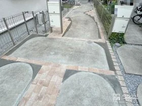 ナチュラルなインターロッキングブロックが温かみを演出する雑草対策工事