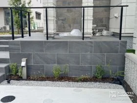 スタイリッシュで機能的な手すり[施工後]