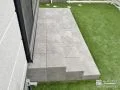天然石調のタイルがお庭を上質な雰囲気へ