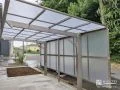 雨をしっかり防いで陽は通してくれるテラス屋根