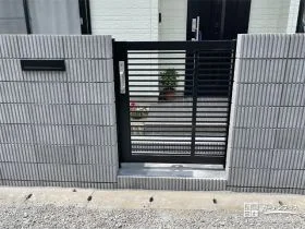 奥行きスペースが無くても設置できるスライド式門扉[施工後]