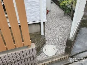 害虫予防にも効果的な雑草対策した犬走り[施工後]