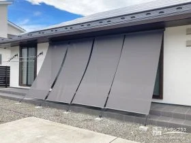 日除けと目隠しを兼ねたスタイリッシュなシェード[施工後]
