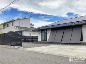 和モダンな平屋のお住まいを引き立てる外構リフォーム工事