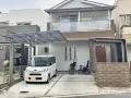 既存のカーポートとも調和する仕上がりに。