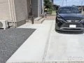 明るく仕上げた駐車スペース
