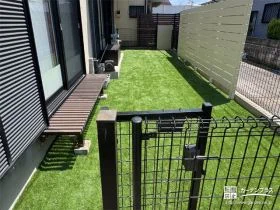 緑豊かで美しくローメンテナンスな人工芝敷設工事