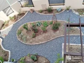 ガーデニングの時間や眺めを楽しめる植栽スペース[施工後]