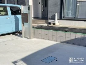 駐車スペースを邪魔しないスリムな機能門柱[施工後]