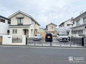 広い間口のセキュリティ性を守る新築クローズ外構