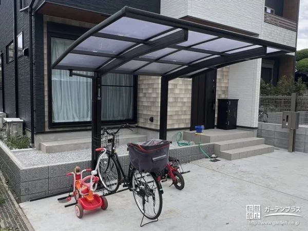 自転車を雨や風から守るサイクルポート設置工事