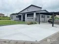 爽やかな風が吹き抜けるスタイリッシュモダンな新築外構