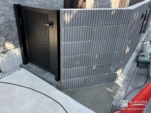 見た目良く車の出し入れも楽になった玄関周りリフォーム工事