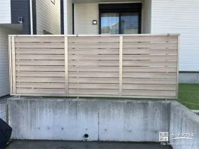 お庭を快適なリラックス空間にする目隠しフェンス設置工事