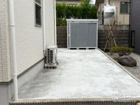 庭の厄介な雑草に効果的な土間コンクリート舗装工事