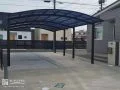玄関からすぐに乗り込める駐車スペース