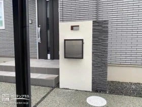 天然石と塗装を組み合わせた門柱[施工後]