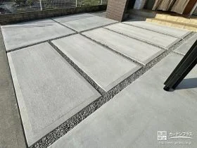 アプローチの動線を明確にするスリットデザイン[施工後]