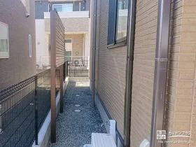高窓のプライバシーを守る目隠しフェンス[施工後]