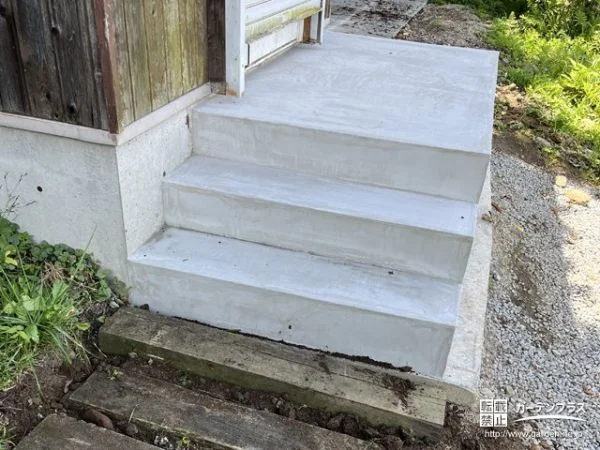 丈夫で永くお使いいただける小屋の階段リフォーム工事