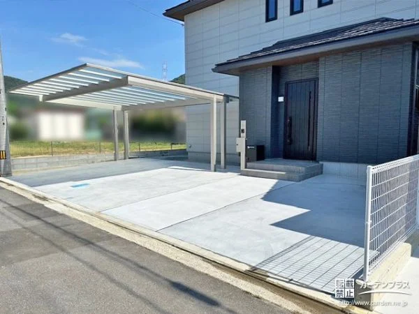 直線的でスタイリッシュなお住まいに似合う新築外構