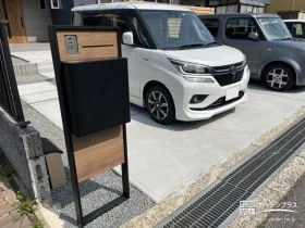 道路沿いにレイアウトした機能門柱[施工後]