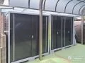 駐車スペースに隣接させた物置