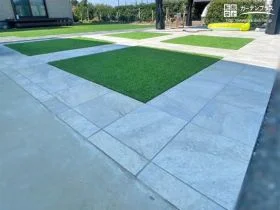 お子様の遊びスペースとなる広いタイルテラス[施工後]