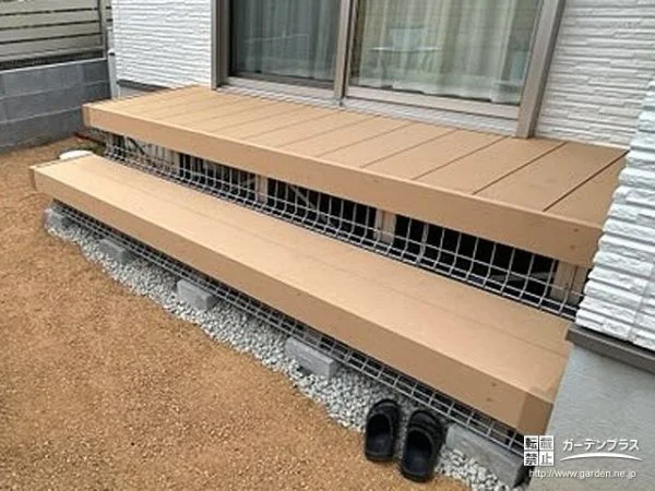 No.23345 再生木を使用し永く綺麗にお使いいただけるウッドデッキ設置工事[施工後]