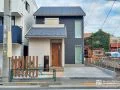 木目調のエクステリアがカジュアルな雰囲気の新築外構