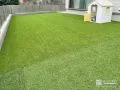 広々と走り回れる人工芝のお庭