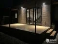 ライトアップしたコンクリートデッキ