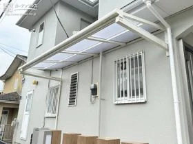 すっきりとした見た目のバルコニー屋根[施工後]