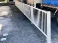 景観の美しさを損なわないシンプルなフェンス