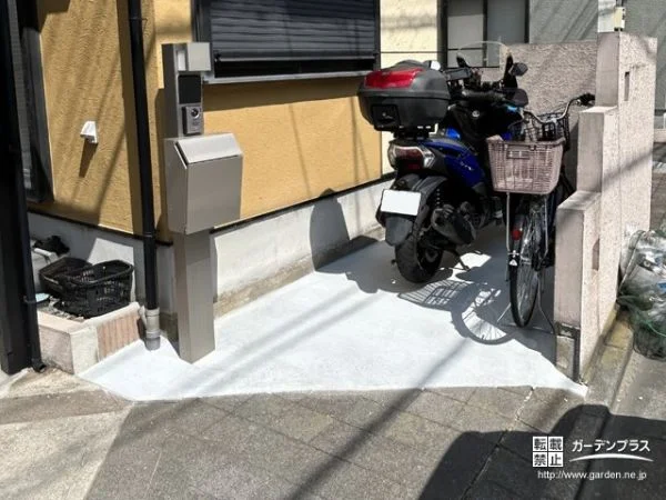 庭をバイク置場へ生まれ変わらせた玄関前リフォーム工事