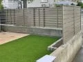 スタイリッシュな目隠しフェンス