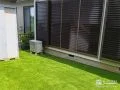 主庭と犬走りを清潔に保てる人工芝と防草シートの敷設工事