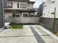 コンクリートを打設し自転車を置きやすく