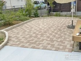 温もりを感じられるインターロッキングテラス[施工後]