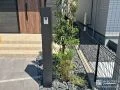 無駄のないミニマルデザインの機能門柱