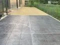 表面の削れが気にならないスタンプコンクリートテラス