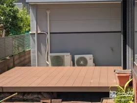 お子様がビニールプールを出して遊べるウッドデッキの設置工事