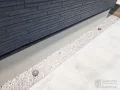 建物沿いを照らすグランドライト