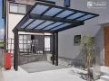 スタイリッシュな後方支持カーポート
