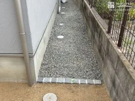 雑草対策した犬走り[施工後]