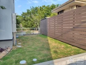 芝生の変化を感じられる温かなお庭[施工後]