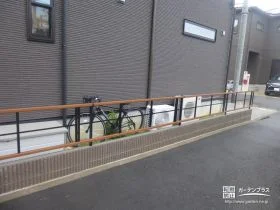道路との境目を明確にする境界フェンス[施工後]