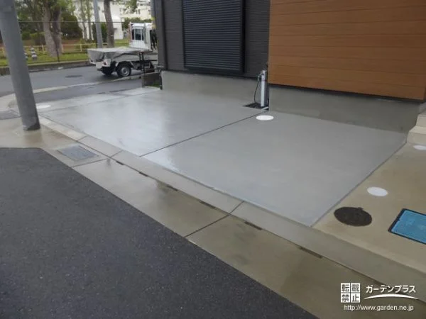 地面の凸凹がなくなり駐車がスムーズな土間コンクリート打設工事